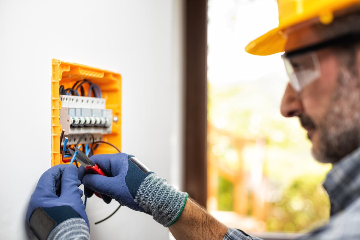 how-much-do-electrical-contractors-make